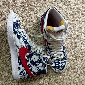 Nike High-Top Sneakers with Red and Blue Pattern
